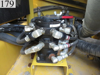 中古建設機械 中古 コマツ KOMATSU 油圧ショベル・バックホー ０．７－０．９立米 PC200-8N1