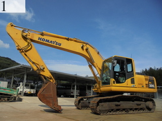 中古建設機械 中古 コマツ KOMATSU 油圧ショベル・バックホー ０．７－０．９立米 PC200-8N1