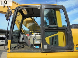 中古建設機械 中古 コマツ KOMATSU 油圧ショベル・バックホー ０．７－０．９立米 PC200-8N1