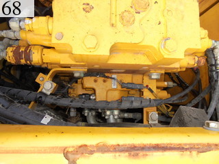 中古建設機械 中古 コマツ KOMATSU 油圧ショベル・バックホー ０．７－０．９立米 PC200-8N1