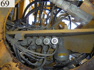 中古建設機械 中古 コマツ KOMATSU 油圧ショベル・バックホー ０．７－０．９立米 PC200-8N1