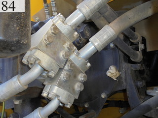 中古建設機械 中古 コマツ KOMATSU 油圧ショベル・バックホー ０．７－０．９立米 PC200-8N1