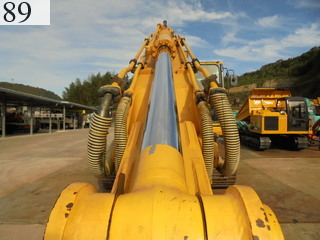 中古建設機械 中古 コマツ KOMATSU 油圧ショベル・バックホー ０．７－０．９立米 PC200-8N1