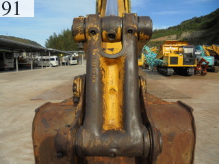 中古建設機械 中古 コマツ KOMATSU 油圧ショベル・バックホー ０．７－０．９立米 PC200-8N1