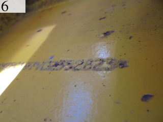 中古建設機械 中古 コマツ KOMATSU 油圧ショベル・バックホー ０．７－０．９立米 PC200-8N1