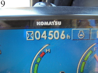 中古建設機械 中古 コマツ KOMATSU 油圧ショベル・バックホー ０．７－０．９立米 PC200-8N1