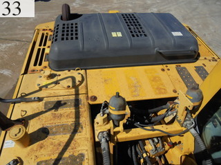 中古建設機械 中古 コマツ KOMATSU 油圧ショベル・バックホー ０．７－０．９立米 PC200-8N1