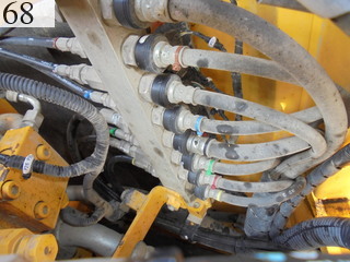 中古建設機械 中古 コマツ KOMATSU 油圧ショベル・バックホー ０．７－０．９立米 PC200-8N1