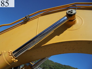 中古建設機械 中古 コマツ KOMATSU 油圧ショベル・バックホー ０．７－０．９立米 PC200-8N1
