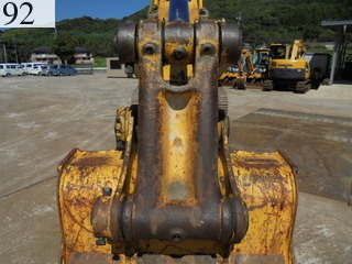 中古建設機械 中古 コマツ KOMATSU 油圧ショベル・バックホー ０．７－０．９立米 PC200-8N1
