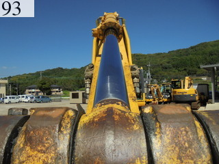 中古建設機械 中古 コマツ KOMATSU 油圧ショベル・バックホー ０．７－０．９立米 PC200-8N1