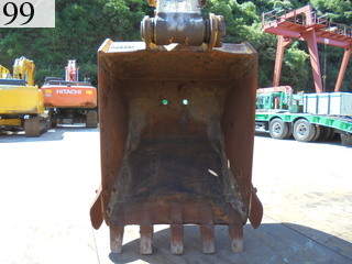 中古建設機械 中古 コマツ KOMATSU 油圧ショベル・バックホー ０．７－０．９立米 PC200-8N1