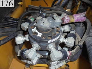 中古建設機械 中古 コマツ KOMATSU 油圧ショベル・バックホー ０．７－０．９立米 PC200-8N1