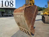 中古建設機械 中古 コマツ KOMATSU 油圧ショベル・バックホー ０．７－０．９立米 PC200-8N1