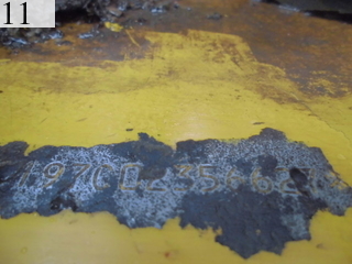 中古建設機械 中古 コマツ KOMATSU 油圧ショベル・バックホー ０．７－０．９立米 PC200-8N1