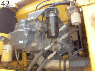 中古建設機械 中古 コマツ KOMATSU 油圧ショベル・バックホー ０．７－０．９立米 PC200-8N1