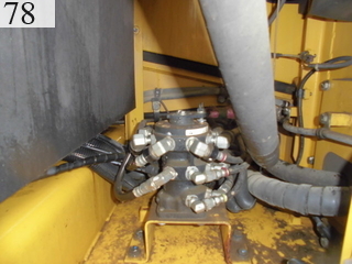 中古建設機械 中古 コマツ KOMATSU 油圧ショベル・バックホー ０．７－０．９立米 PC200-8N1