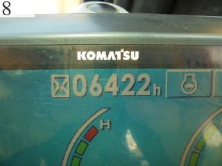 中古建設機械 中古 コマツ KOMATSU 油圧ショベル・バックホー ０．７－０．９立米 PC200-8
