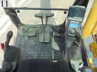 中古建設機械 中古 コマツ KOMATSU 油圧ショベル・バックホー ０．７－０．９立米 PC200-8