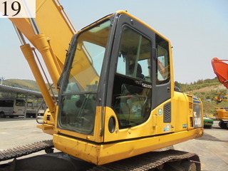 中古建設機械 中古 コマツ KOMATSU 油圧ショベル・バックホー ０．７－０．９立米 PC200-8