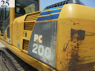 中古建設機械 中古 コマツ KOMATSU 油圧ショベル・バックホー ０．７－０．９立米 PC200-8