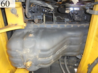 中古建設機械 中古 コマツ KOMATSU 油圧ショベル・バックホー ０．７－０．９立米 PC200-8