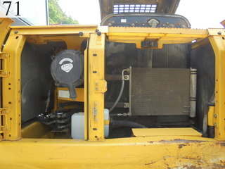中古建設機械 中古 コマツ KOMATSU 油圧ショベル・バックホー ０．７－０．９立米 PC200-8