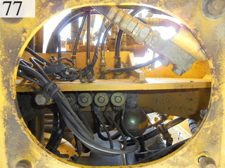 中古建設機械 中古 コマツ KOMATSU 油圧ショベル・バックホー ０．７－０．９立米 PC200-8