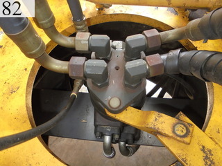 中古建設機械 中古 コマツ KOMATSU 油圧ショベル・バックホー ０．７－０．９立米 PC200-8