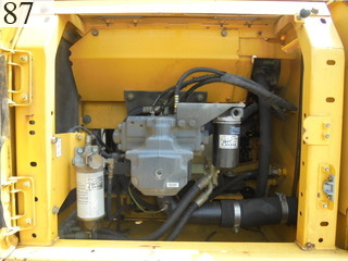 中古建設機械 中古 コマツ KOMATSU 油圧ショベル・バックホー ０．７－０．９立米 PC200-8