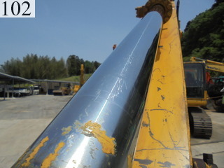 中古建設機械 中古 コマツ KOMATSU 油圧ショベル・バックホー ０．７－０．９立米 PC200-8