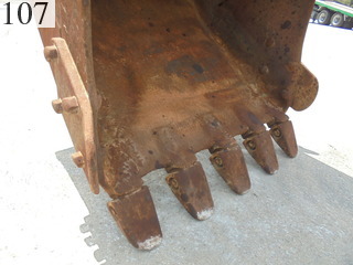 中古建設機械 中古 コマツ KOMATSU 油圧ショベル・バックホー ０．７－０．９立米 PC200-8