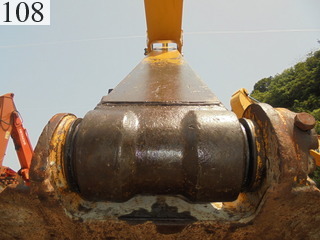 中古建設機械 中古 コマツ KOMATSU 油圧ショベル・バックホー ０．７－０．９立米 PC200-8