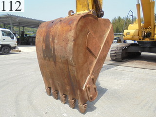 中古建設機械 中古 コマツ KOMATSU 油圧ショベル・バックホー ０．７－０．９立米 PC200-8