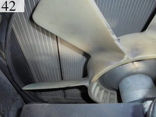 中古建設機械 中古 コベルコ建機 KOBELCO 油圧ショベル・バックホー ０．４－０．５立米 SK135SR-2