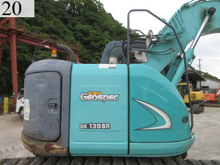 中古建設機械 中古 コベルコ建機 KOBELCO 油圧ショベル・バックホー ０．４－０．５立米 SK135SR-2
