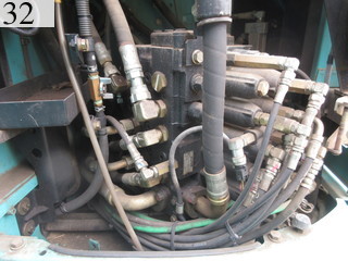 中古建設機械 中古 コベルコ建機 KOBELCO 油圧ショベル・バックホー ０．４－０．５立米 SK135SR-2