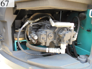 中古建設機械 中古 コベルコ建機 KOBELCO 油圧ショベル・バックホー ０．４－０．５立米 SK135SR-2