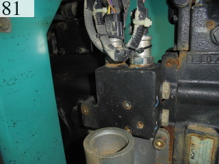 中古建設機械 中古 コベルコ建機 KOBELCO 油圧ショベル・バックホー ０．７－０．９立米 SK200-8