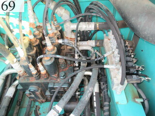 中古建設機械 中古 コベルコ建機 KOBELCO 油圧ショベル・バックホー ０．７－０．９立米 SK210LC-8
