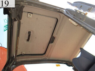 中古建設機械 中古 日立建機 HITACHI 油圧ショベル・バックホー ０．４－０．５立米 ZX135US-3