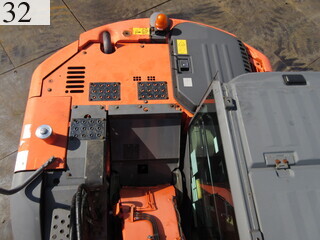 中古建設機械 中古 日立建機 HITACHI 油圧ショベル・バックホー ０．４－０．５立米 ZX135US-3