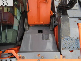 中古建設機械 中古 日立建機 HITACHI 油圧ショベル・バックホー ０．４－０．５立米 ZX135US-3