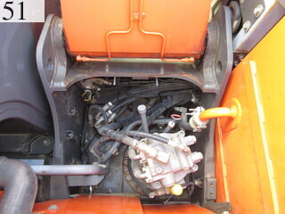 中古建設機械 中古 日立建機 HITACHI 油圧ショベル・バックホー ０．４－０．５立米 ZX135US-3