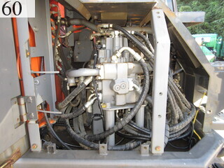 中古建設機械 中古 日立建機 HITACHI 油圧ショベル・バックホー ０．４－０．５立米 ZX135US-3