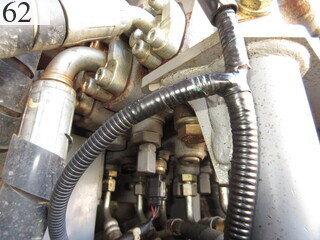 中古建設機械 中古 日立建機 HITACHI 油圧ショベル・バックホー ０．４－０．５立米 ZX135US-3