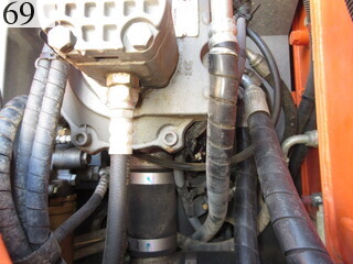 中古建設機械 中古 日立建機 HITACHI 油圧ショベル・バックホー ０．４－０．５立米 ZX135US-3