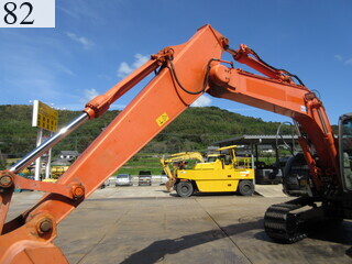 中古建設機械 中古 日立建機 HITACHI 油圧ショベル・バックホー ０．４－０．５立米 ZX135US-3