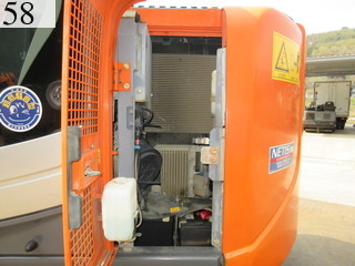 中古建設機械 中古 日立建機 HITACHI 油圧ショベル・バックホー ０．４－０．５立米 ZX135US-3