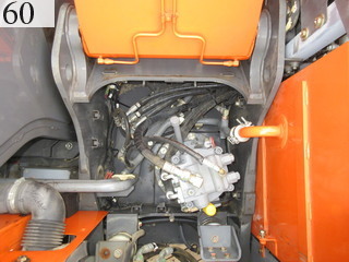 中古建設機械 中古 日立建機 HITACHI 油圧ショベル・バックホー ０．４－０．５立米 ZX135US-3